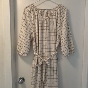 Old Navy Cream Raglan Sleeve Midi Sundress